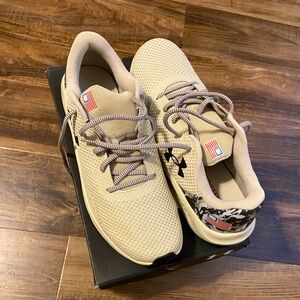 New Men’s Under Armor Size 13 UA Charged Pursuit 3 Freedom.
